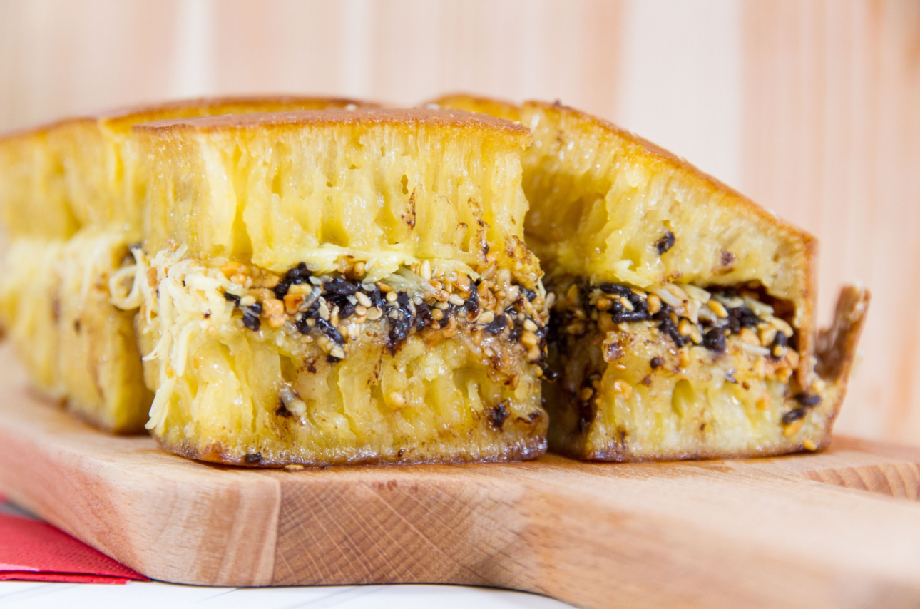 MARTABAK 99: Rahasia Rasa yang Bikin Cilacap Menyambut dengan Senyum