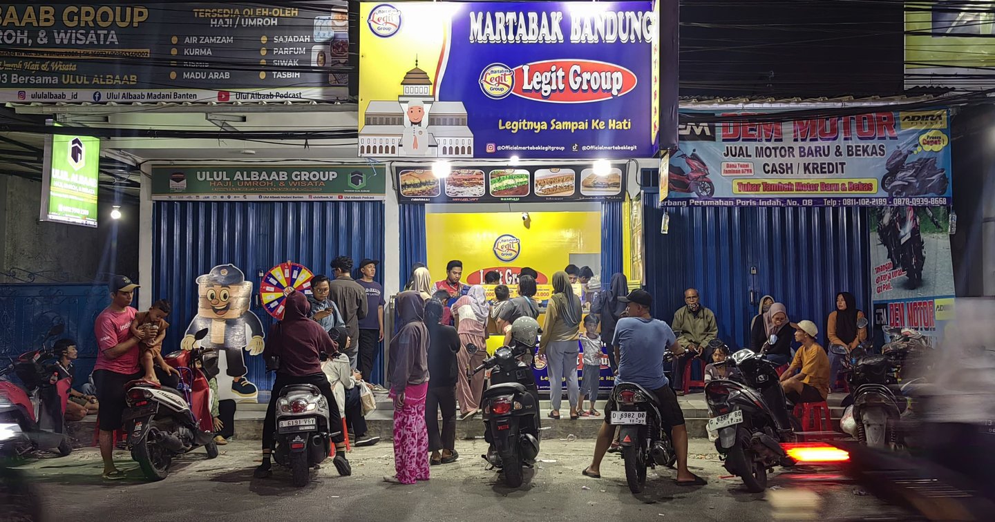 Martabak 99: Rasa Legit yang Menggoda Jiwa di Cilacap
